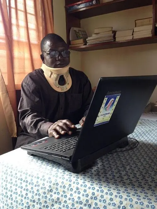 Ɖa-caa Isaakɩ: Ɖɛzɩyʋ / Mr Isaac: Traducteur 